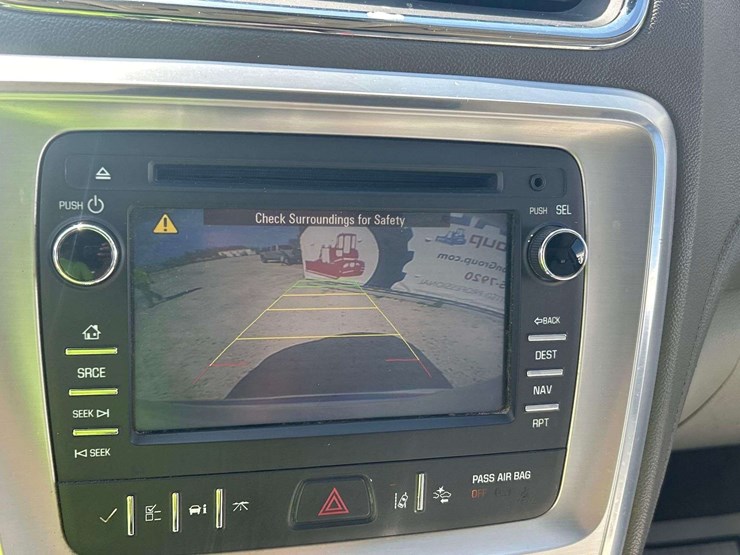 2015-gmc-acadia-image-16