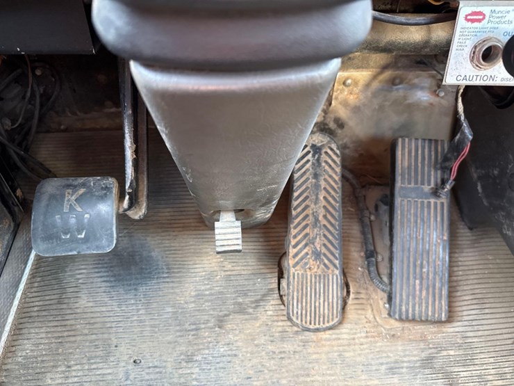 kenworth-rollback-tow-truck-image-33