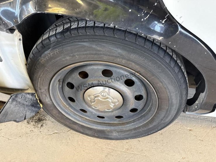 2009-ford-crown-victoria-sdn-image-7