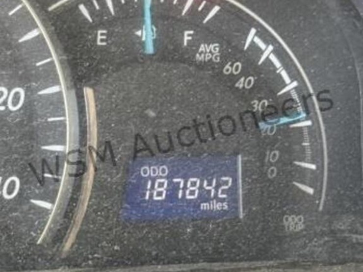 2014-toyota-camry-sdn-image-17