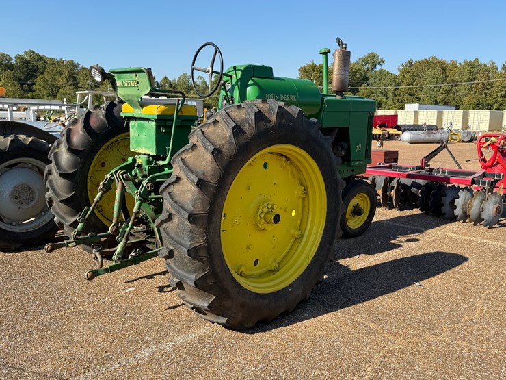 john-deere-70-image-5