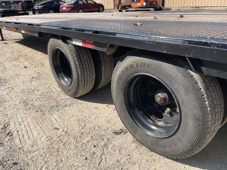 #1010-•-2023-pj-trailers-26'-tandem-dual-axle-deck-over-trailer,-(has-title)-image-31