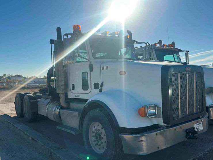 2012-peterbilt-367-image-2