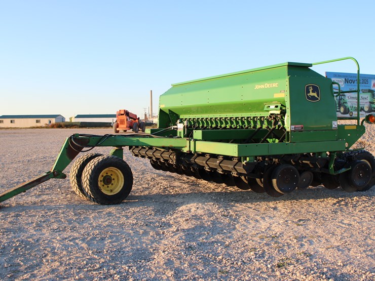 john-deere-1590-image-1
