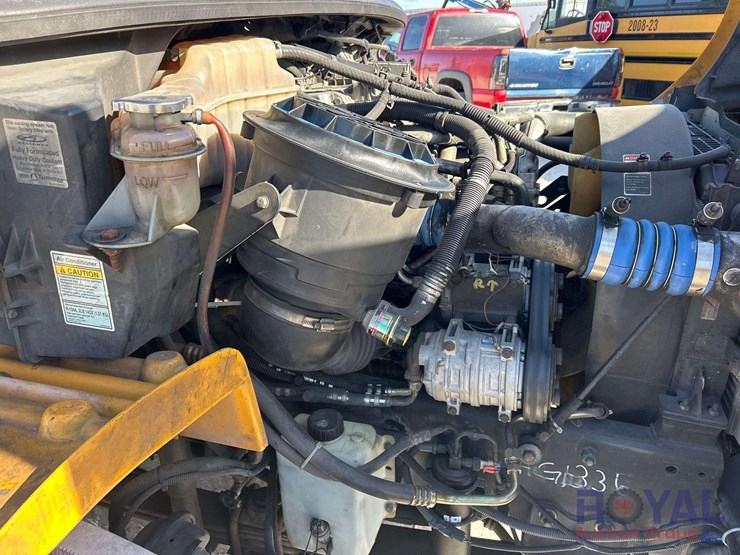 2009-freightliner-b2-image-8