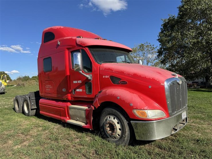 2005-peterbilt-387-image-1