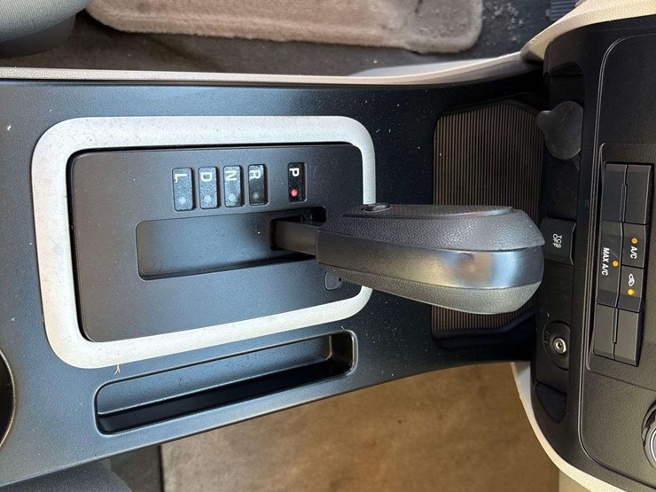 2011-ford-escape-image-18