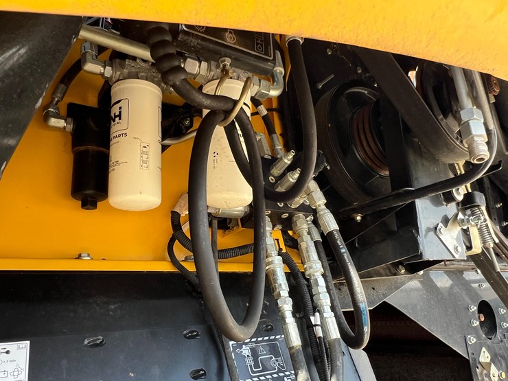 2023-new-holland-cr10.90-image-71