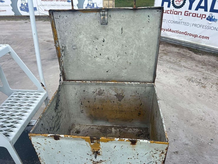 2016-freightliner-m2-106-altec-am50-50ft-bucket-truck-image-45