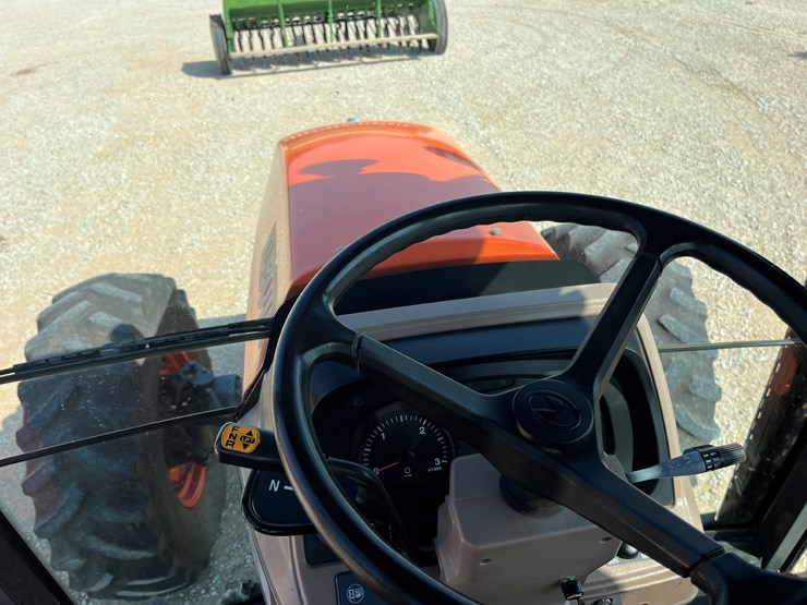 2012-kubota-m135x-image-18