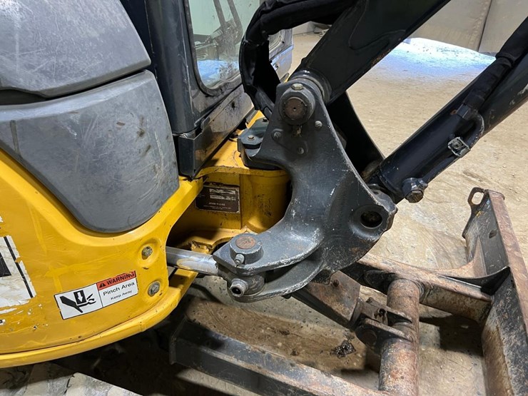 2015-deere-35g-image-25