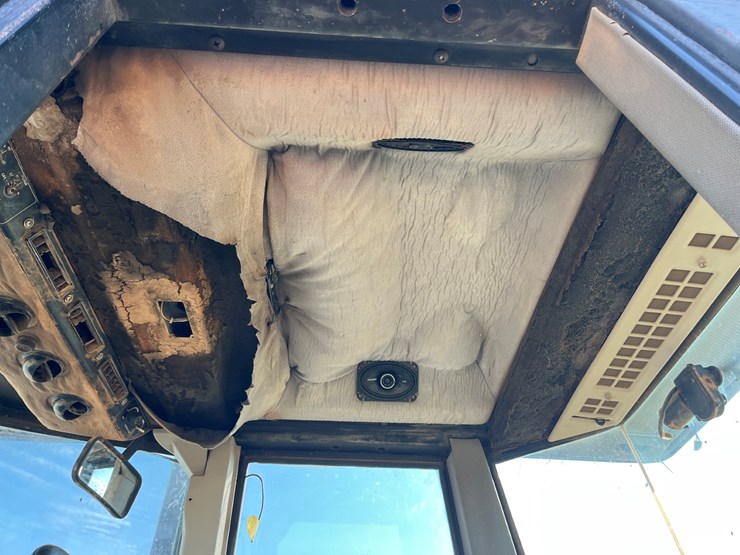 1989-ford-846-image-22