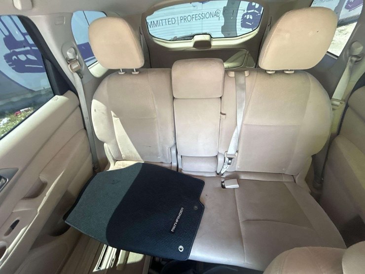 2014-nissan-pathfinder-image-21