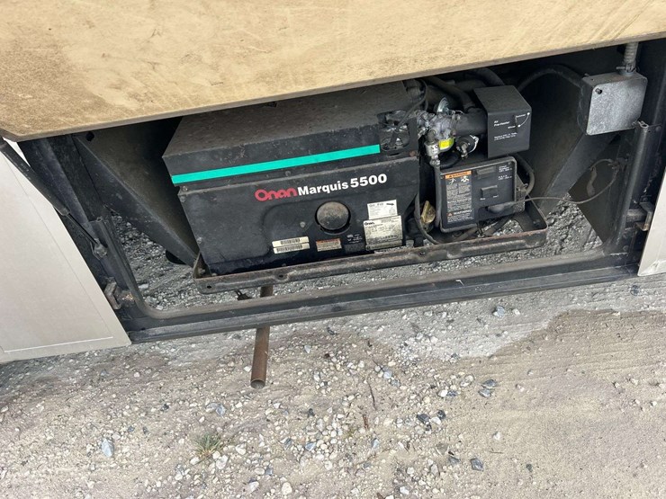 1999-southwind-fleetwood-34n-34ft-class-a-motorhome-image-23