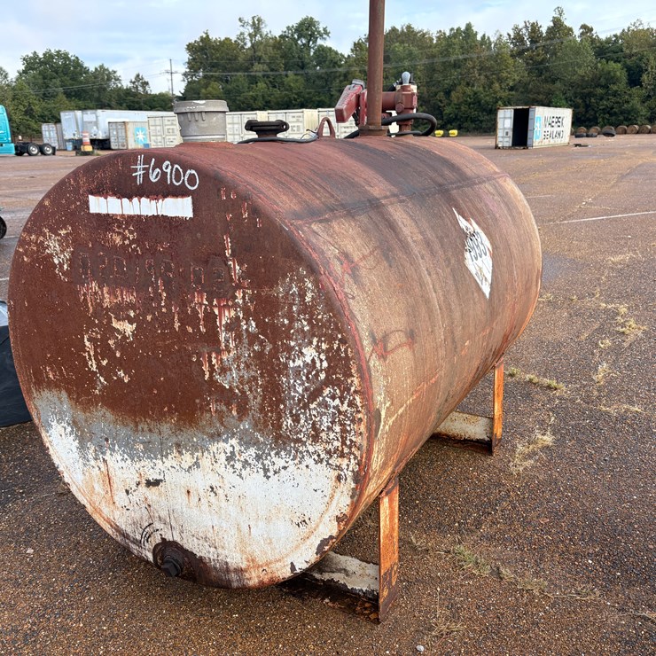 #6900 • 550 Gal Fuel Tank with Pump