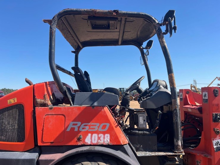 2019-kubota-r630-image-23