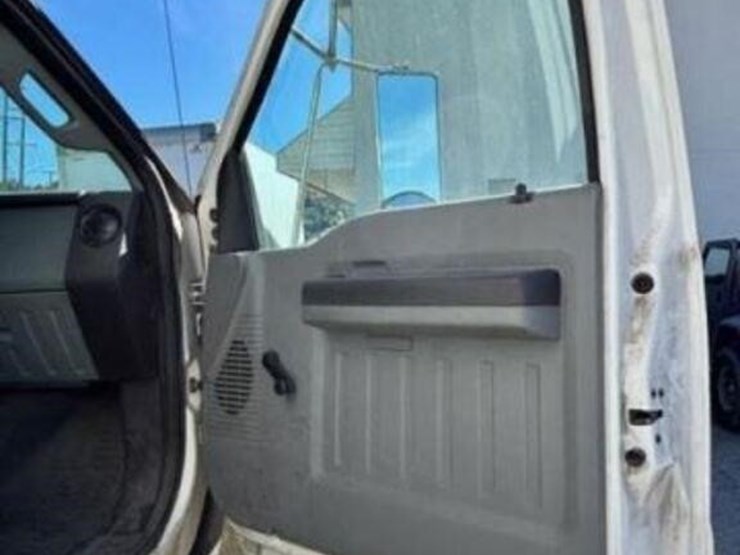 2013-ford-f750-xl-image-85