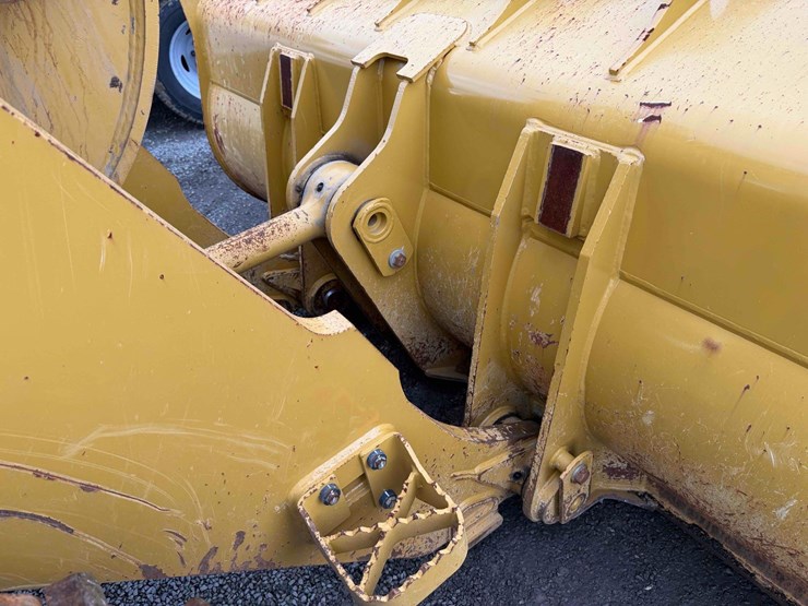 2022-caterpillar-963-lgp-image-13