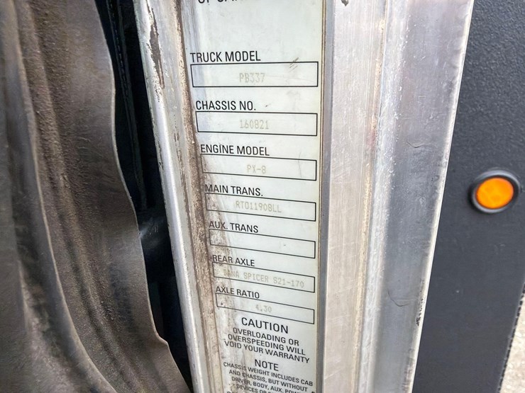 peterbilt-337-image-27