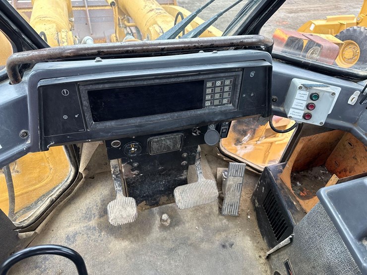 caterpillar-988f-image-13