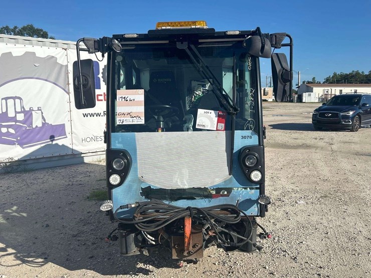 2020-mathieu-mc210-azura-flex-street-sweeper-image-20