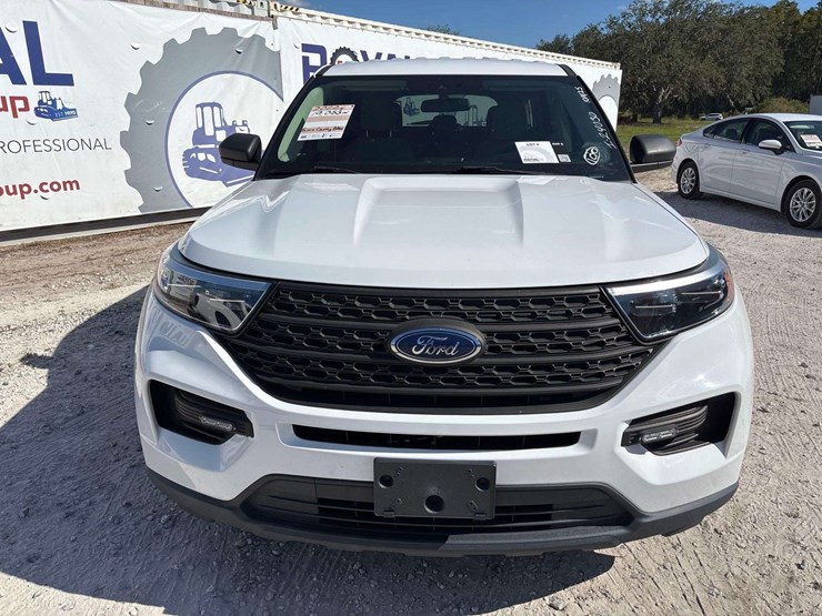 2022-ford-explorer-image-27