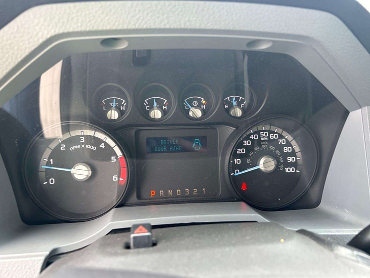 2013-ford-f550-image-14