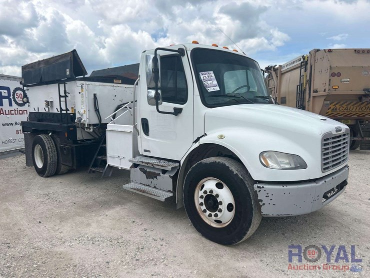 2012-freightliner-m2-106-asphalt-pothole-patcher-truck-image-2