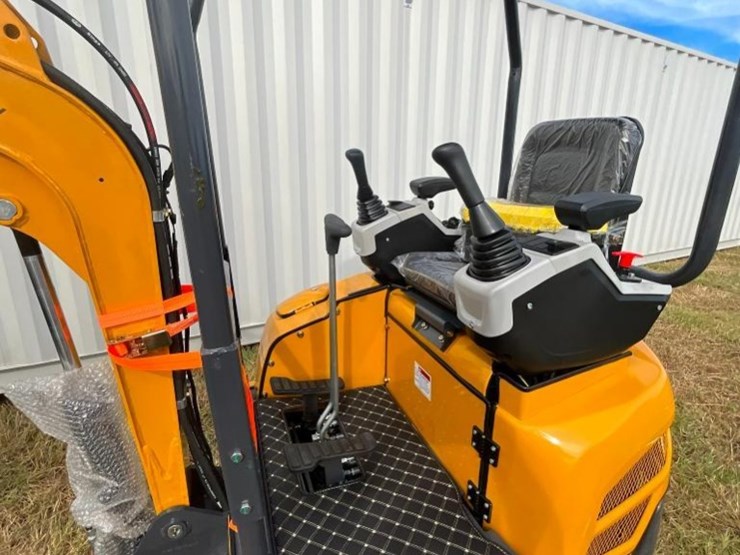 unused-cfg-qk18r-mini-excavator-(rato-image-8