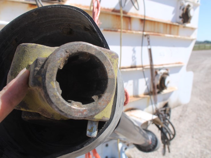 #2044-•-#2044---harsh-303h-feed-mixer-wagon-image-4