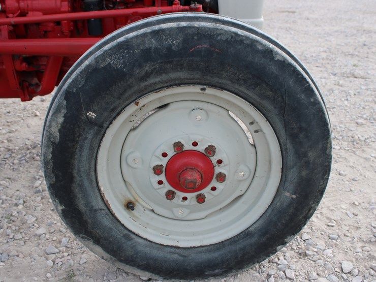 1957-ford-850-image-22