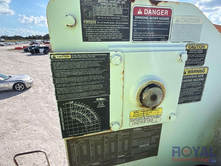 2007-gmc-c8500-altec-dl45tr-insulated-material-handling-digger-derrick-truck-image-26