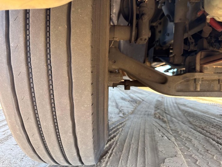 2020-freightliner-m2-26'-box-truck-image-12