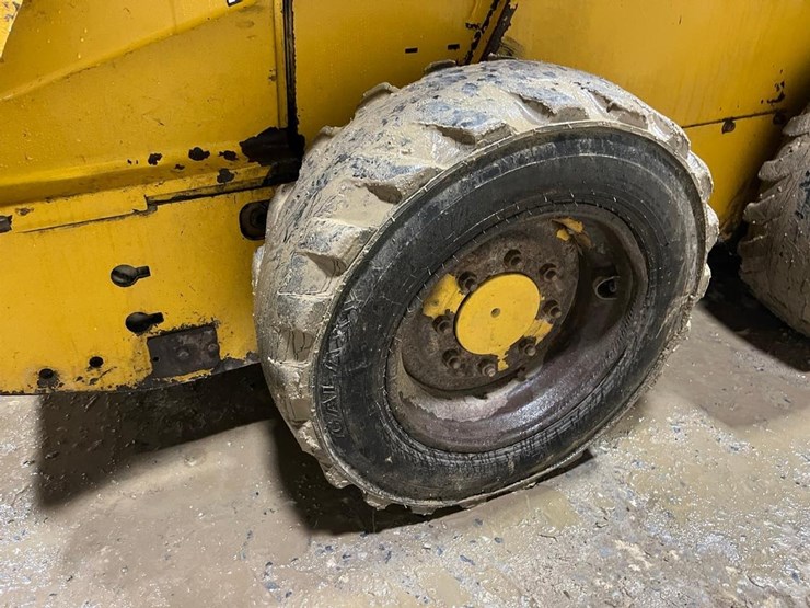 john-deere-317-image-14