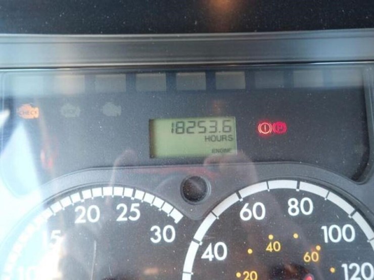 2010-freightliner-cascadia-t/a-hiway-tractor---day-image-14