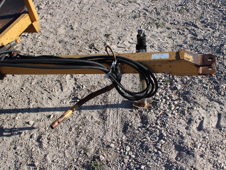 #2094-•-#2094-bf-5000-pull-type-round-bale-unroller-image-26