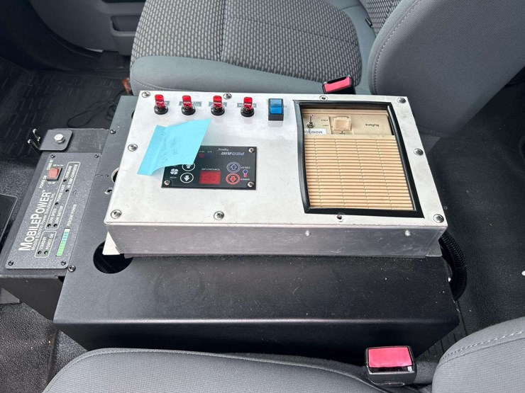 2012-ford-f550-image-17