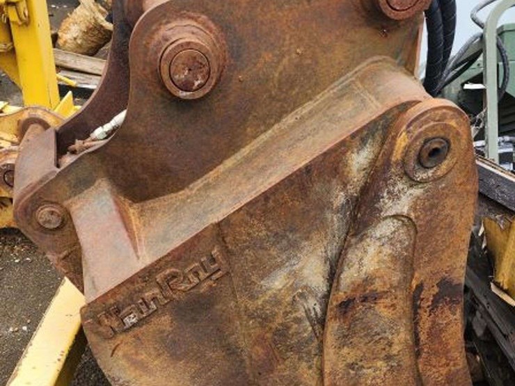 wain-roy-clam-shell-30"-bucket-image-4