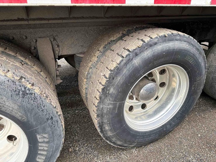 2003-peterbilt-357-image-12