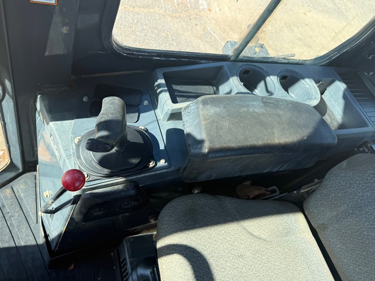 deere-650k-xlt-image-28