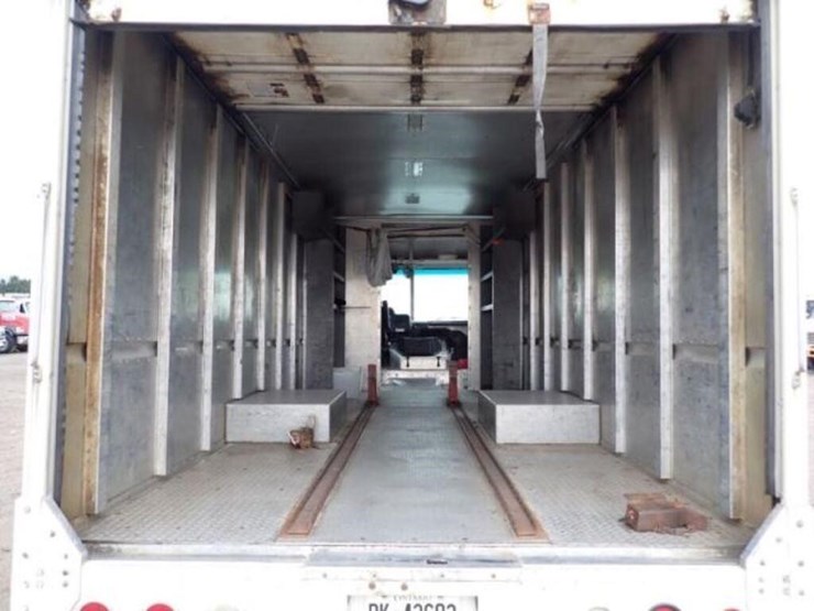 2015-freightliner-mt55-image-45