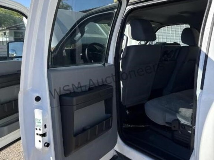 2013-ford-f550-image-29