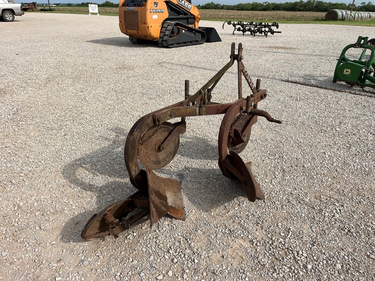 #t13629-•-ferguson-plow-image-3