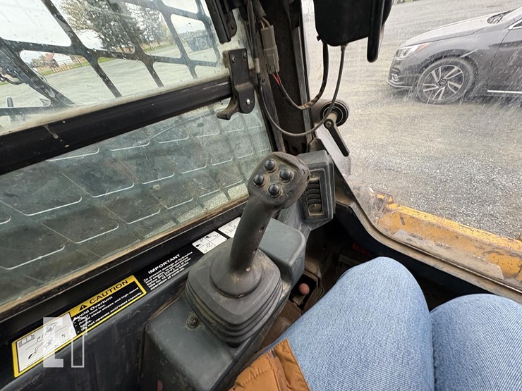 2017-deere-333g-image-18