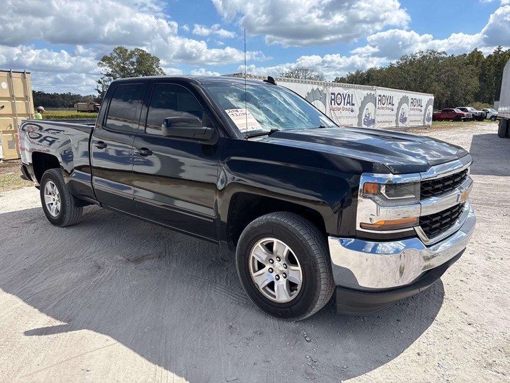 2018-chevrolet-silverado-1500-image-2