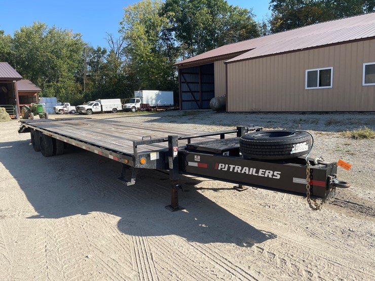#1010-•-2023-pj-trailers-26'-tandem-dual-axle-deck-over-trailer,-(has-title)-image-3