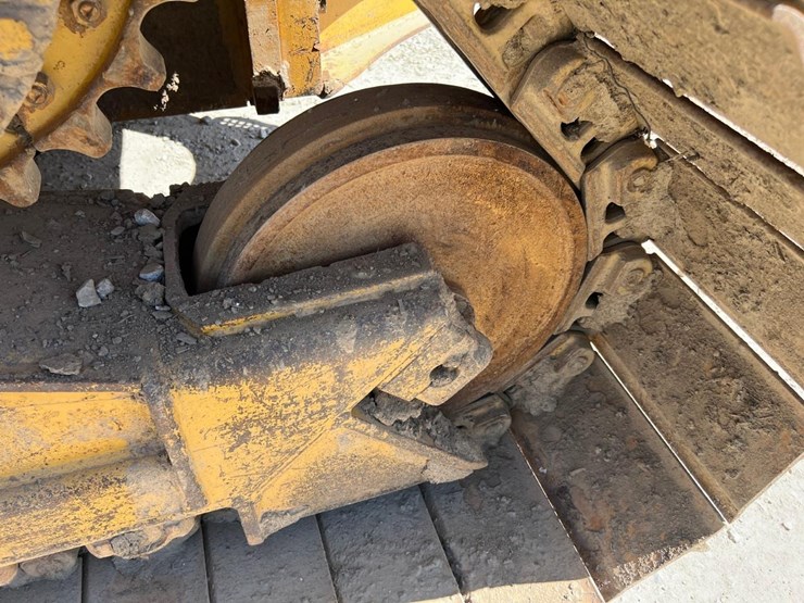 caterpillar-d5n-lgp-image-16