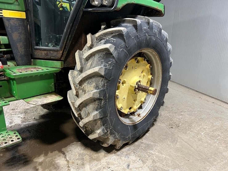 john-deere-4240-image-12