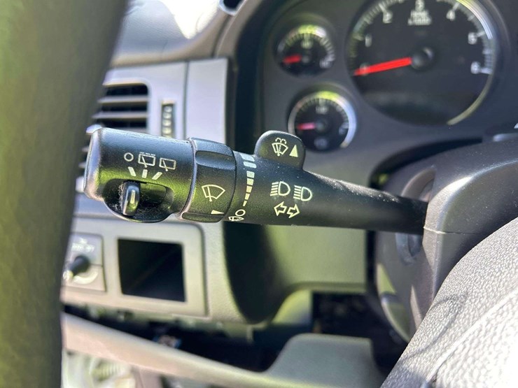 2014-chevrolet-tahoe-image-16