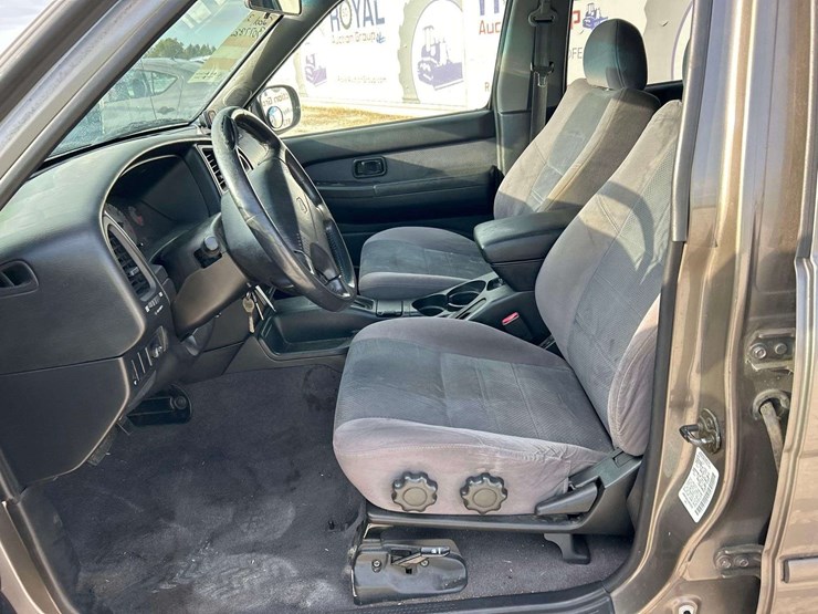 2001-nissan-pathfinder-image-12